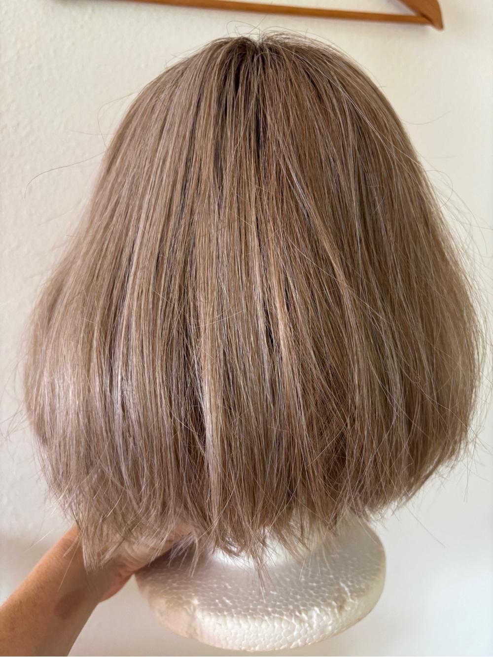 Belle Tress Destiny HF E Wig British Milktea Bob Lace Front Center Part - Picture 5 of 11